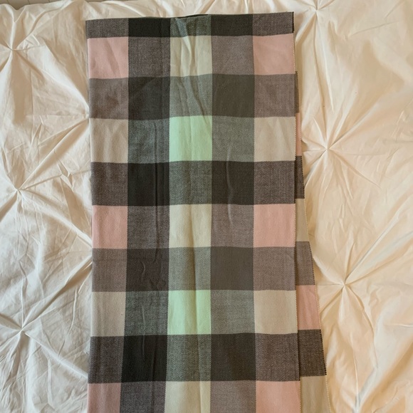 NWOT plaid scarf - Picture 2 of 2